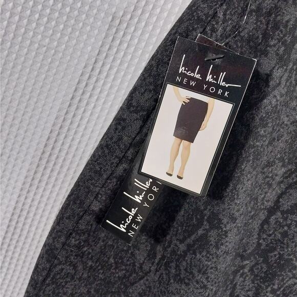 NWT! NICOLE MILLER! BLACK AND CHARCOAL GRAY ABSTRACT BLEND STRETCH SKIRT! SZ L - Picture 4 of 9